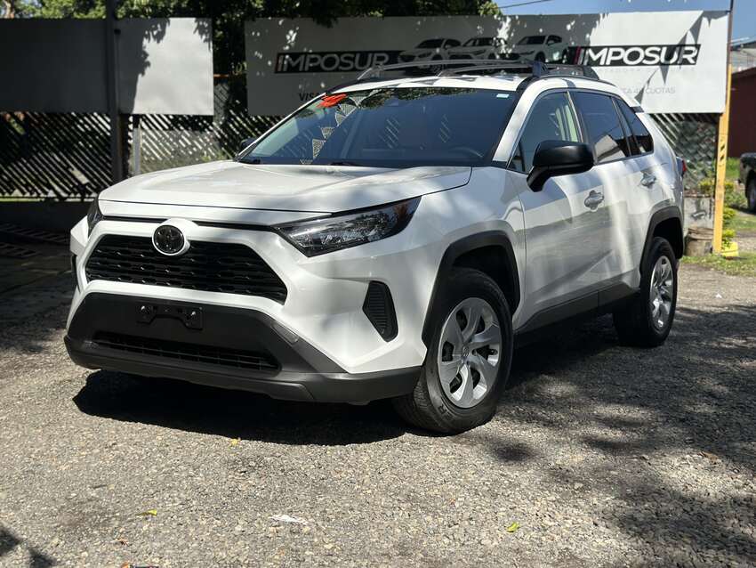 Toyota RAV4 2019 LE FWD