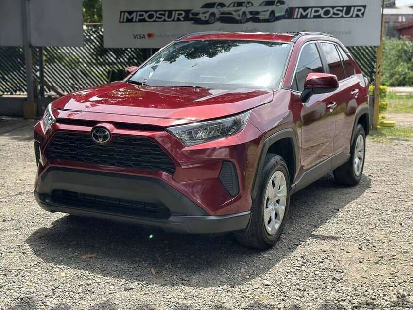 Toyota Rav4 LE 2021